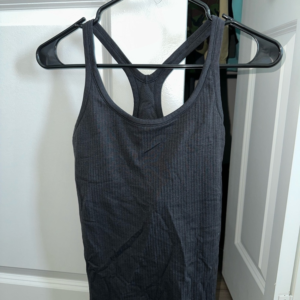 Lululemon size 6 razor back fitted tank